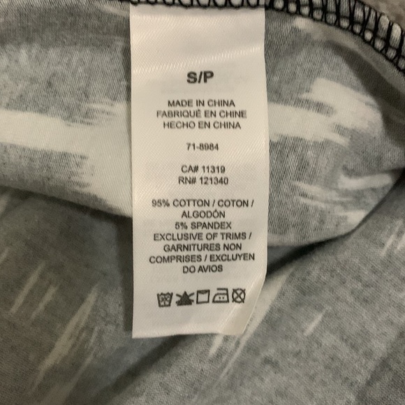 NWT! Black and white bodycon midi dress. - Picture 6 of 6